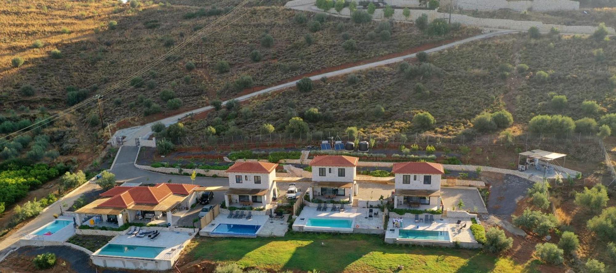 Gregory'S Farm Apartment Lefkakia Bagian luar foto